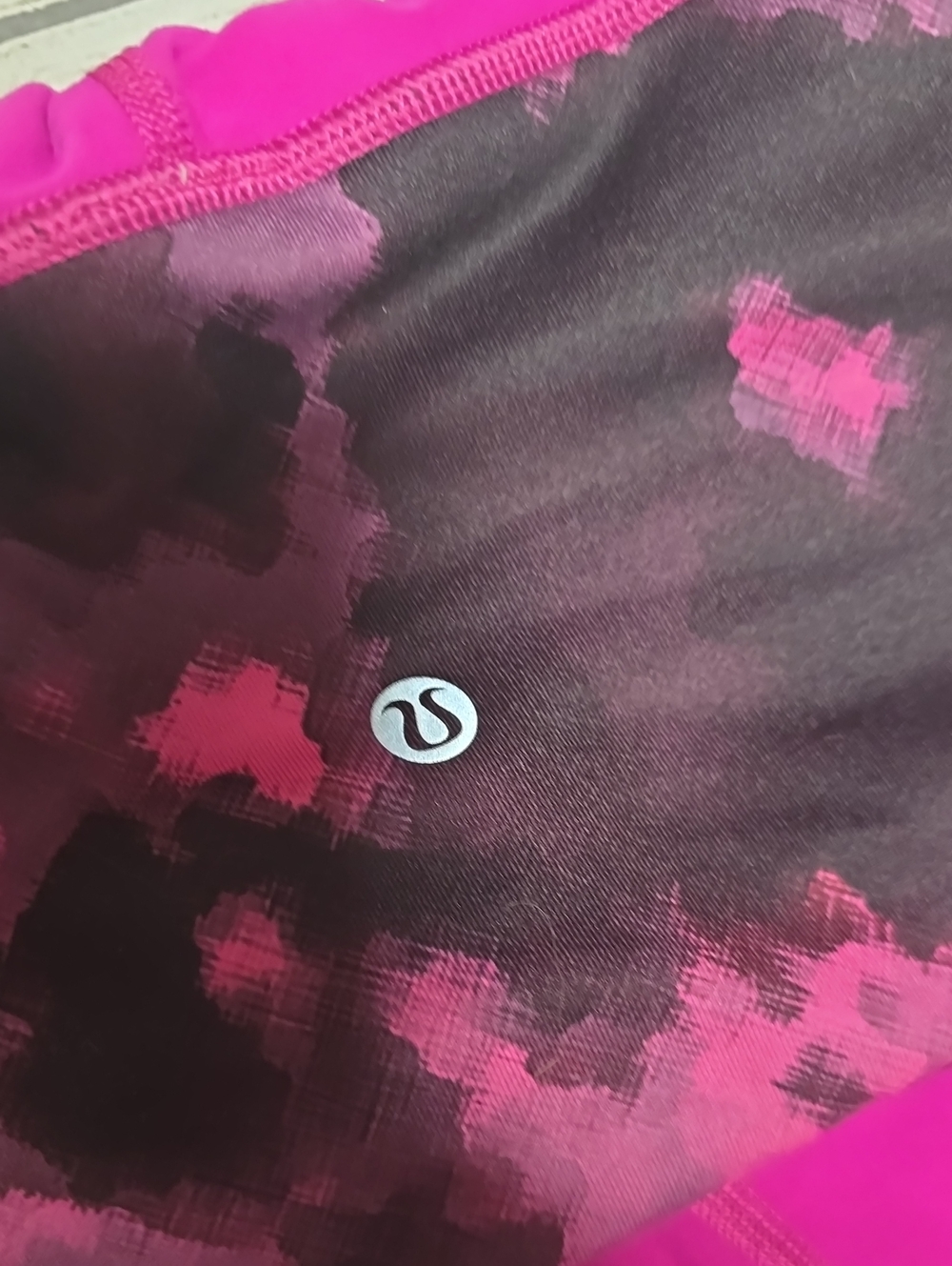 Lululemon Wunder Under Crop (Hi-Rise) *Full-On LuonRaspberry / Blooming Pixie - Picture 4 of 6